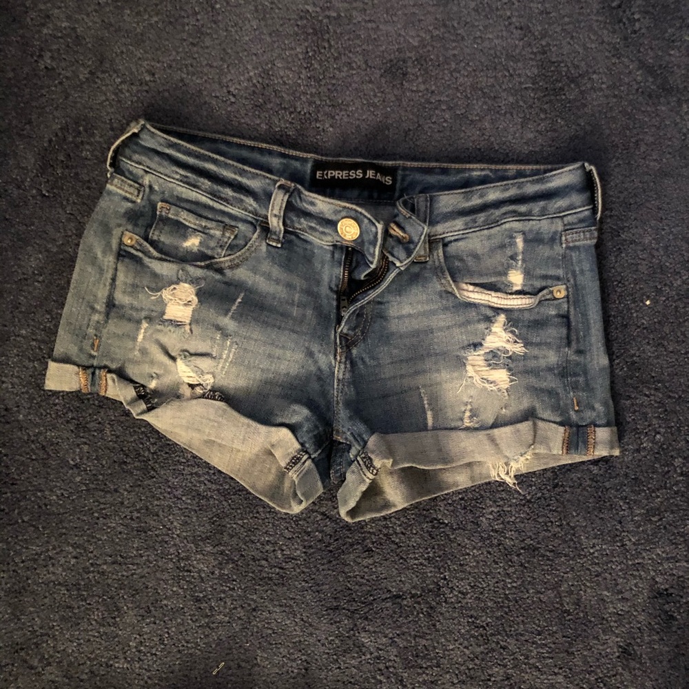 Express low rise short shorts
